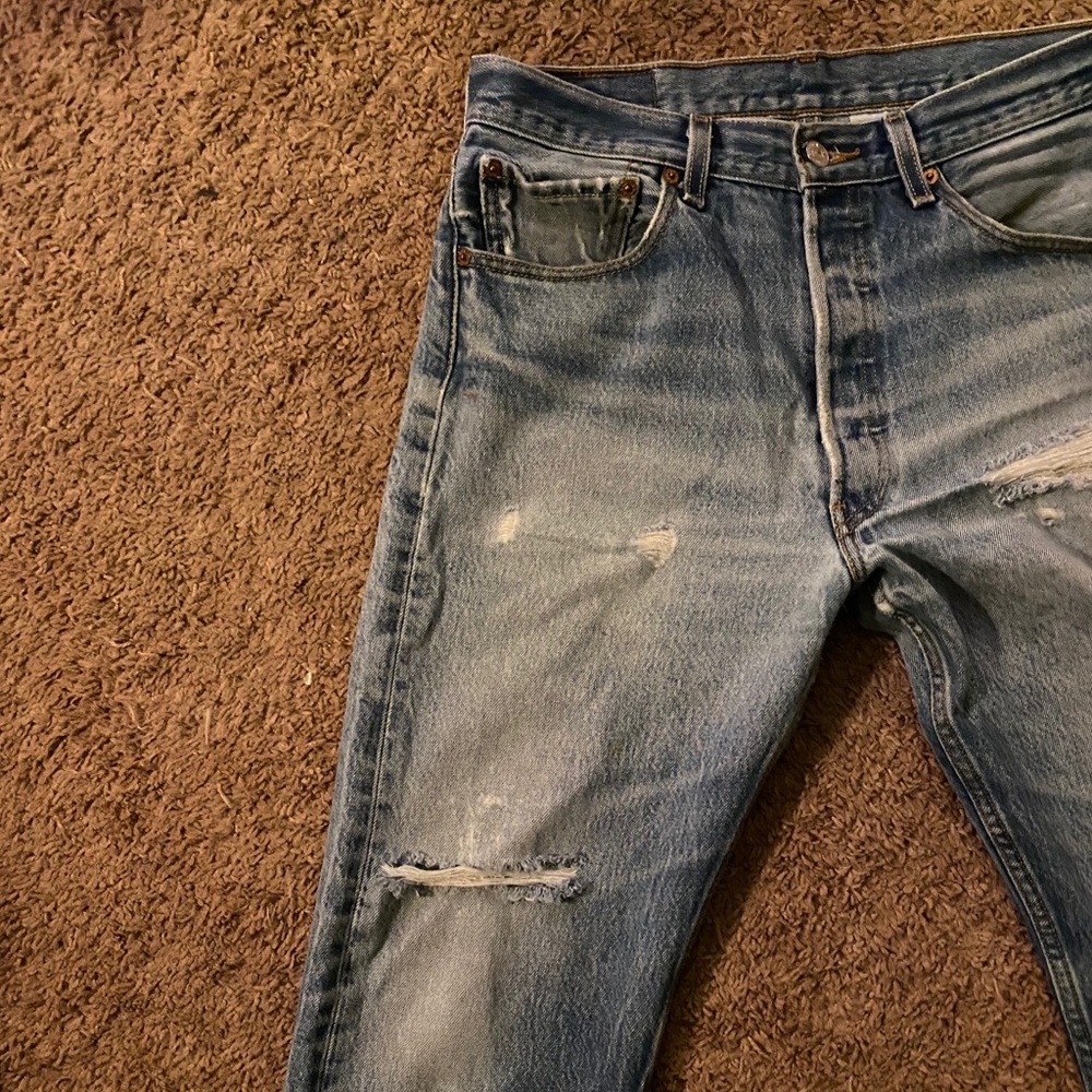 Vintage Distressed button fly 501 Levi’s 28x30
